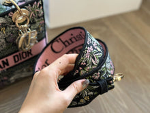 Load image into Gallery viewer, DR482 Medium Lady D-Lite Bag / 9.5 x 8 x 4.5 inches
