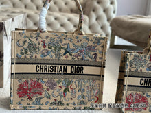 Load image into Gallery viewer, DR481 Book Tote Small/Medium/Large
