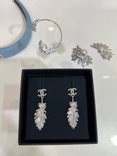 Load image into Gallery viewer, JW975 CC Spring-Summer 2025 Pendant Earrings
