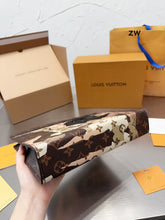 Load image into Gallery viewer, LB861 Toiletry Pouch / 9.4x7.2x2inch
