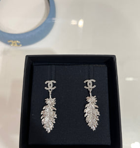 JW975 CC Spring-Summer 2025 Pendant Earrings