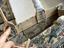 Load image into Gallery viewer, DR481 Book Tote Small/Medium/Large
