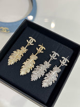 Load image into Gallery viewer, JW975 CC Spring-Summer 2025 Pendant Earrings
