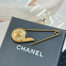 Load image into Gallery viewer, JW904 CC Brooch
