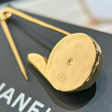 Load image into Gallery viewer, JW904 CC Brooch
