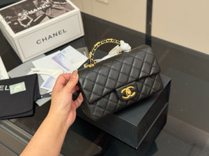 CC1192 Mini Flap Bag with Top Handle / 4.7 x 7.7 x 2.6in