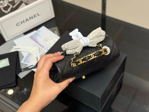 CC1192 Mini Flap Bag with Top Handle / 4.7 x 7.7 x 2.6in