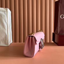 Load image into Gallery viewer, GC788 Gucci Dionysus Medium Shoulder Bag / HIGHEST QUALITY VERSION / 28 x 14 x 7 cm
