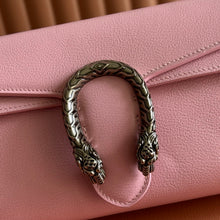 Load image into Gallery viewer, GC788 Gucci Dionysus Medium Shoulder Bag / HIGHEST QUALITY VERSION / 28 x 14 x 7 cm
