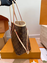 Load image into Gallery viewer, LB1456 Louis Vuitton Neverfull MM Tote / Monogram Canvas / 31 x 28 cm
