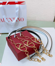 Load image into Gallery viewer, BL217 VLOGO SIGNATURE SHINY CALFSKIN BELT WITH CHAIN / 15mm(0.6 in)
