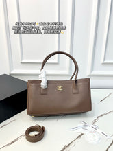 Load image into Gallery viewer, CC1393 Chanel Cerf Tote Bag / 33 x 17.5 cm
