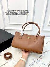 Load image into Gallery viewer, CC1393 Chanel Cerf Tote Bag / 33 x 17.5 cm
