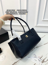 Load image into Gallery viewer, CC1393 Chanel Cerf Tote Bag / 33 x 17.5 cm
