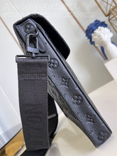 Load image into Gallery viewer, MBG055 S Lock Briefcase / HIGHEST QUALITY VERSION / 15.4 x 11.8 x 1.6 inches
