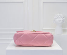 Load image into Gallery viewer, CC1071 CHANEL 19 Handbag / Small/Medium
