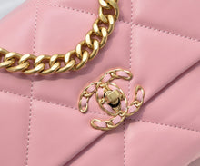 Load image into Gallery viewer, CC1071 CHANEL 19 Handbag / Small/Medium
