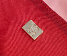 Load image into Gallery viewer, CC1071 CHANEL 19 Handbag / Small/Medium
