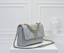 Load image into Gallery viewer, CC1072 CHANEL 19 Handbag / Small/Medium

