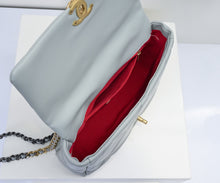 Load image into Gallery viewer, CC1072 CHANEL 19 Handbag / Small/Medium
