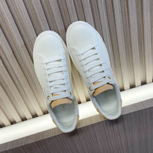 Load image into Gallery viewer, SE1200 LB Time Out Sneakers / Size5-9
