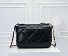 Load image into Gallery viewer, CC1073 CHANEL 19 Handbag / Small/Medium
