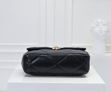 Load image into Gallery viewer, CC1073 CHANEL 19 Handbag / Small/Medium
