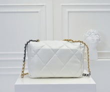 Load image into Gallery viewer, CC1074 CHANEL 19 Handbag / Small/Medium
