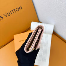 Load image into Gallery viewer, LB1210 Capucines Compact Maxi Wallet / 5.3 x 3.7 x 1.2 inches
