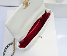 Load image into Gallery viewer, CC1074 CHANEL 19 Handbag / Small/Medium
