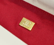 Load image into Gallery viewer, CC1074 CHANEL 19 Handbag / Small/Medium
