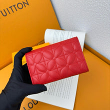 Load image into Gallery viewer, LB1211 Capucines Compact Maxi Wallet / 5.3 x 3.7 x 1.2 inches
