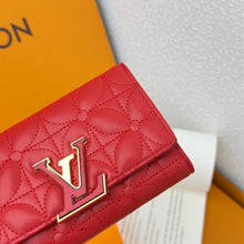 Load image into Gallery viewer, LB1211 Capucines Compact Maxi Wallet / 5.3 x 3.7 x 1.2 inches
