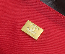 Load image into Gallery viewer, CC1075 CHANEL 19 Handbag / Small/Medium
