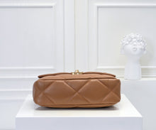 Load image into Gallery viewer, CC1076 CHANEL 19 Handbag / Small/Medium
