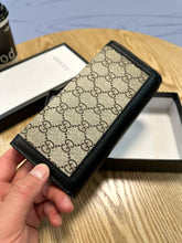 Load image into Gallery viewer, GC612 GG Marmont Leather Continental Wallet / 7.5&quot;W x 4&quot;H x 1.5&quot;D

