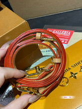 Load image into Gallery viewer, LB1213 Messenger Bag / 15x9.8x2.7inch
