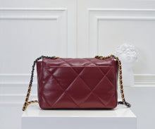 Load image into Gallery viewer, CC1077 CHANEL 19 Handbag / Small/Medium
