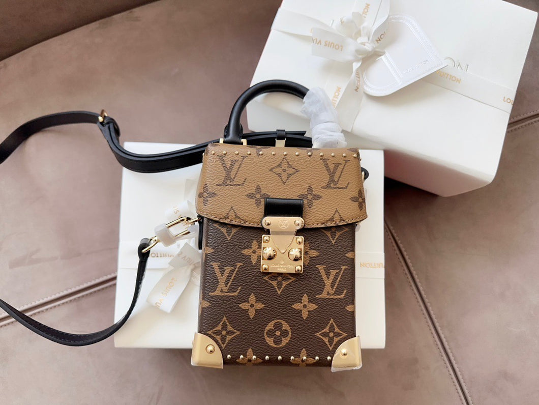 LB863 Camera Box / 4.9 x 6.9 x 2.4 inches