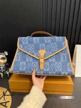 Load image into Gallery viewer, LB1213 Messenger Bag / 15x9.8x2.7inch
