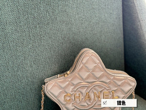 CC879 Star Handbag / 8.8 × 8.8 × 2.3 in