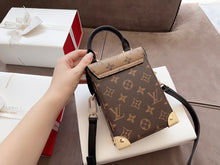 Load image into Gallery viewer, LB863 Camera Box / 4.9 x 6.9 x 2.4 inches
