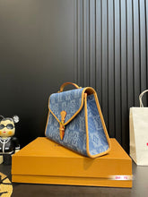 Load image into Gallery viewer, LB1214 Messenger Bag / 15x9.8x2.7inch
