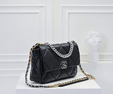 Load image into Gallery viewer, CC1078 CHANEL 19 Handbag / Small/Medium
