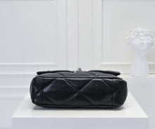 Load image into Gallery viewer, CC1078 CHANEL 19 Handbag / Small/Medium

