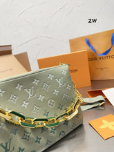 Load image into Gallery viewer, LB866 Coussin MM / 10.2 x 9.4 x 4.7 inches
