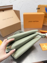 Load image into Gallery viewer, LB866 Coussin MM / 10.2 x 9.4 x 4.7 inches
