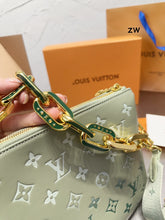 Load image into Gallery viewer, LB866 Coussin MM / 10.2 x 9.4 x 4.7 inches
