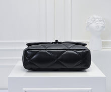 Load image into Gallery viewer, CC1079 CHANEL 19 Handbag / Small/Medium
