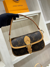 Load image into Gallery viewer, LB1458 LV Nano Diane Bag / 19 x 10.5 x 6 cm

